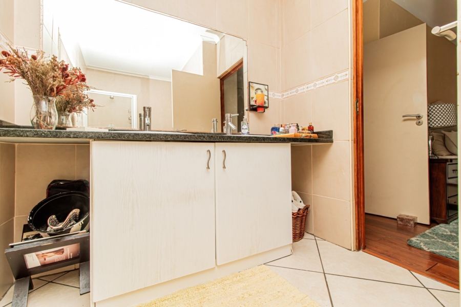 3 Bedroom Property for Sale in Greenstone Hill Gauteng