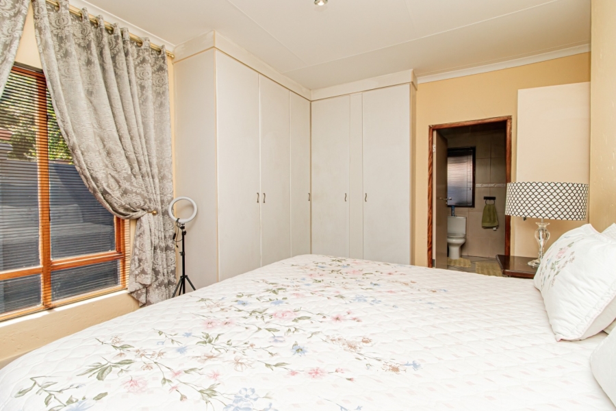 3 Bedroom Property for Sale in Greenstone Hill Gauteng