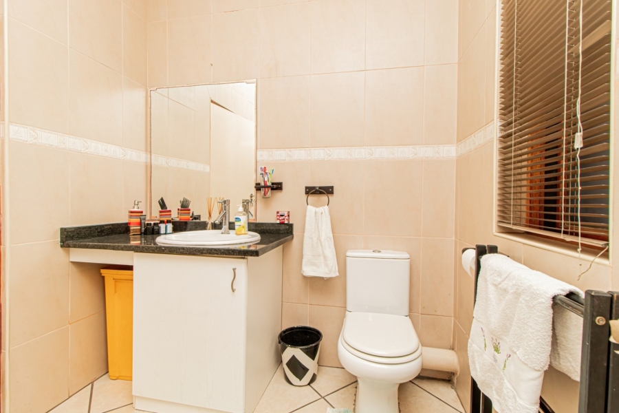 3 Bedroom Property for Sale in Greenstone Hill Gauteng