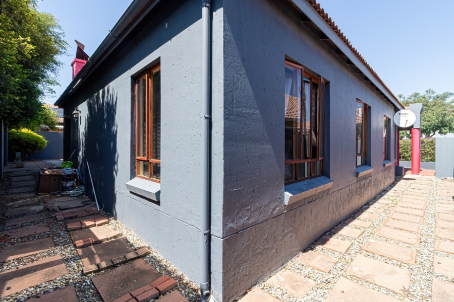 3 Bedroom Property for Sale in Greenstone Hill Gauteng