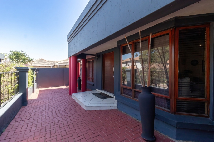 3 Bedroom Property for Sale in Greenstone Hill Gauteng