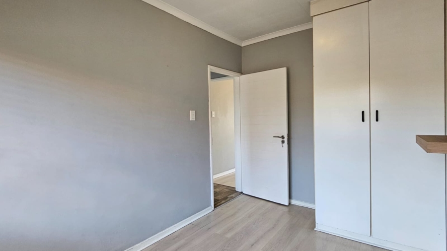2 Bedroom Property for Sale in New Redruth Gauteng