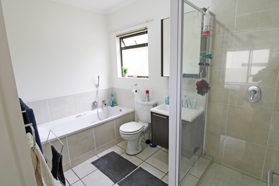1 Bedroom Property for Sale in Bryanston Gauteng