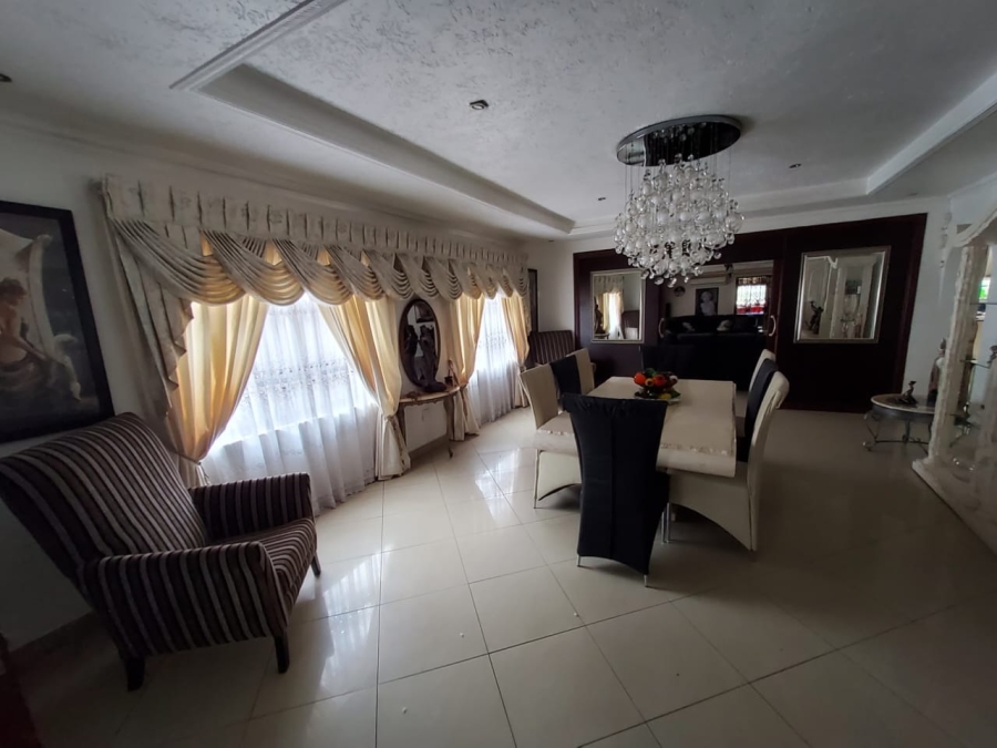 5 Bedroom Property for Sale in The Hill Gauteng