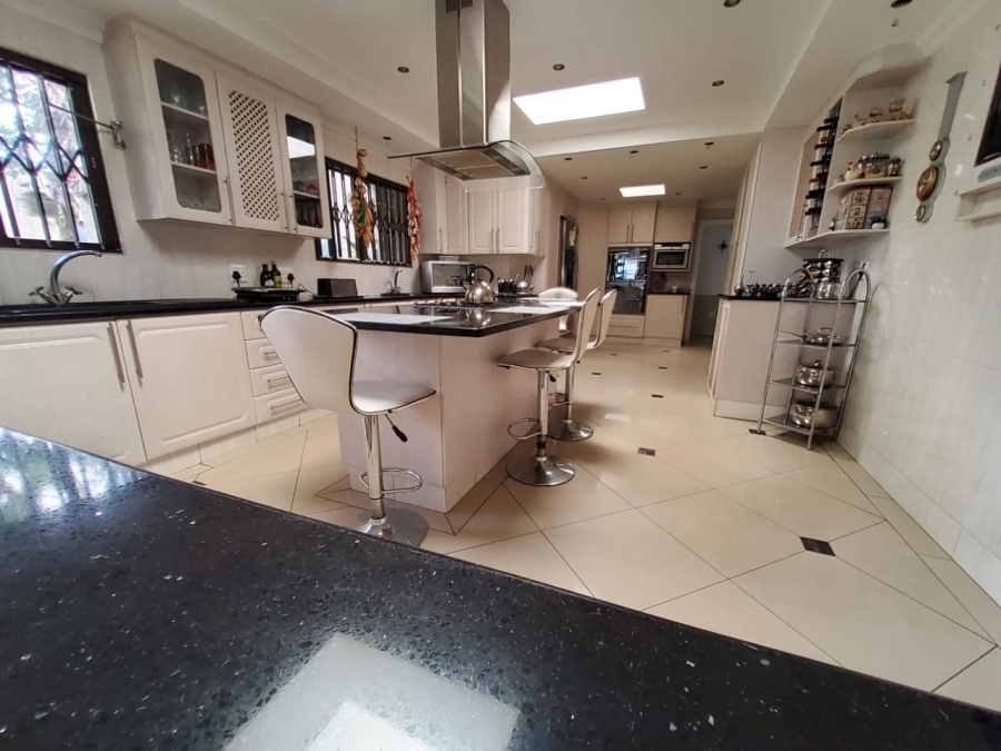 5 Bedroom Property for Sale in The Hill Gauteng