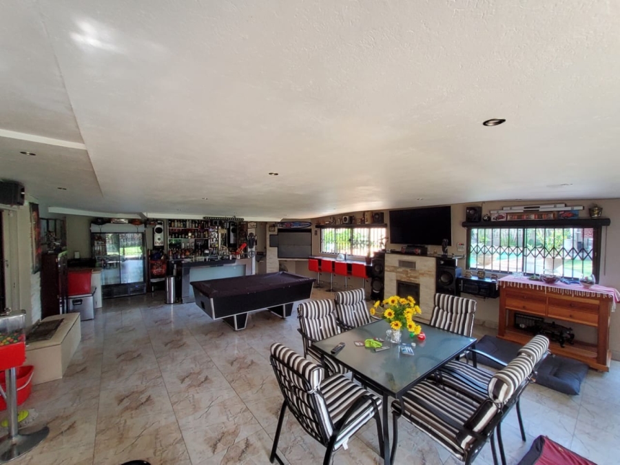 5 Bedroom Property for Sale in The Hill Gauteng