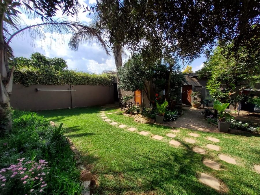 5 Bedroom Property for Sale in The Hill Gauteng