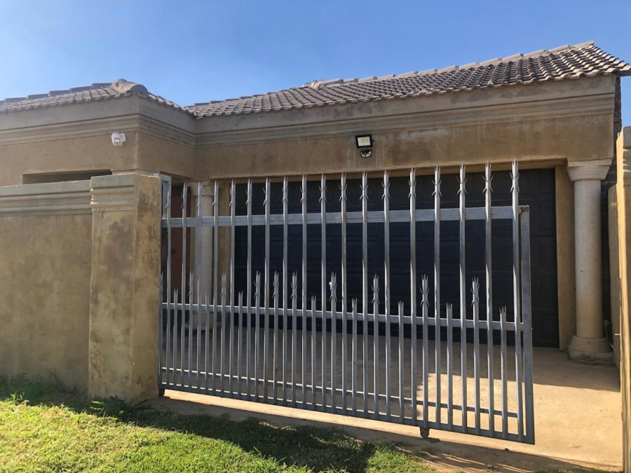 3 Bedroom Property for Sale in Lakeside Gauteng
