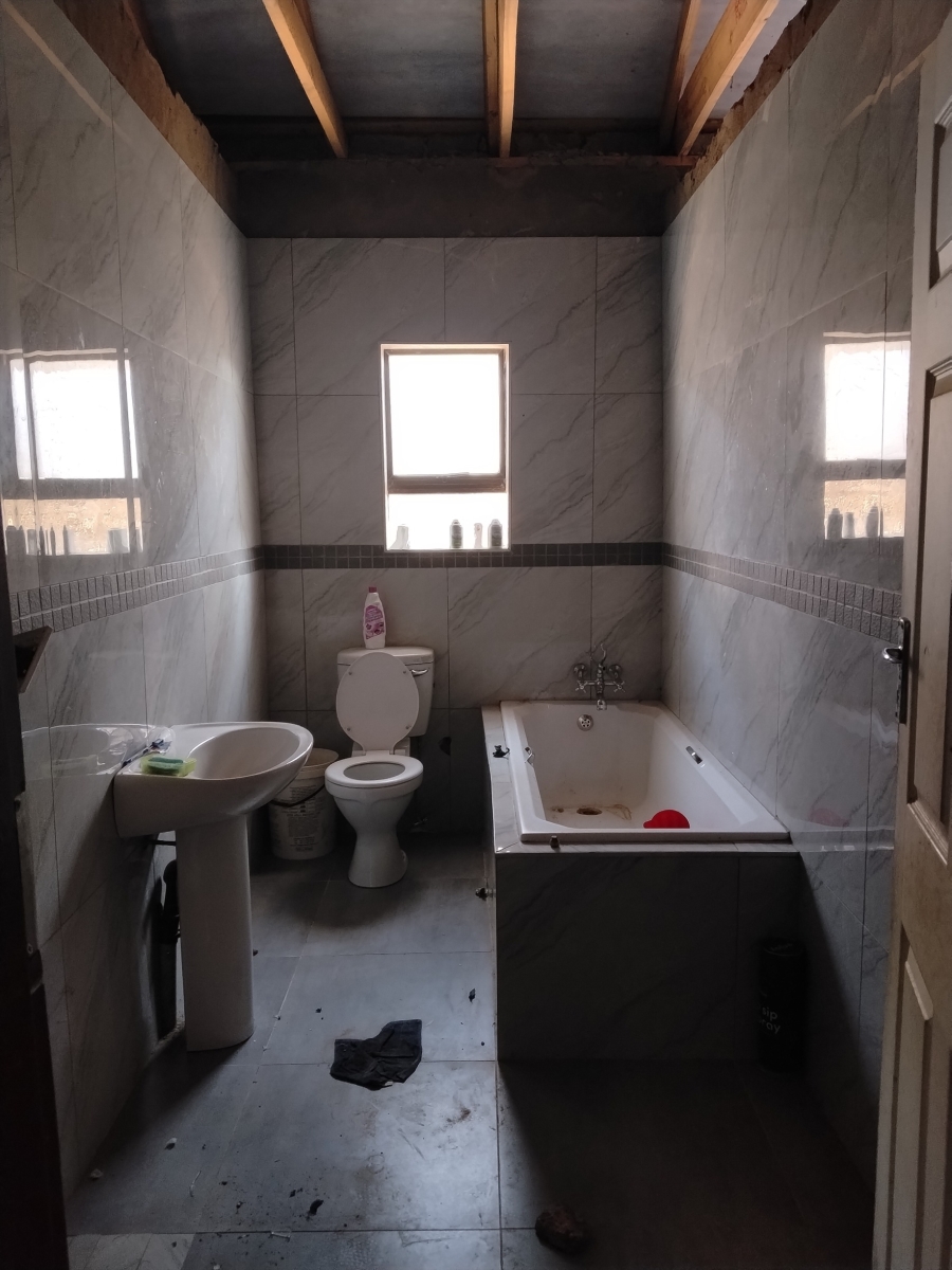 3 Bedroom Property for Sale in Lakeside Gauteng