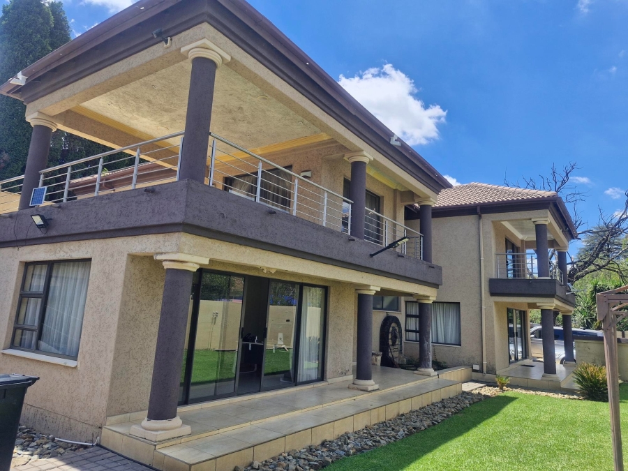 6 Bedroom Property for Sale in Edleen Gauteng