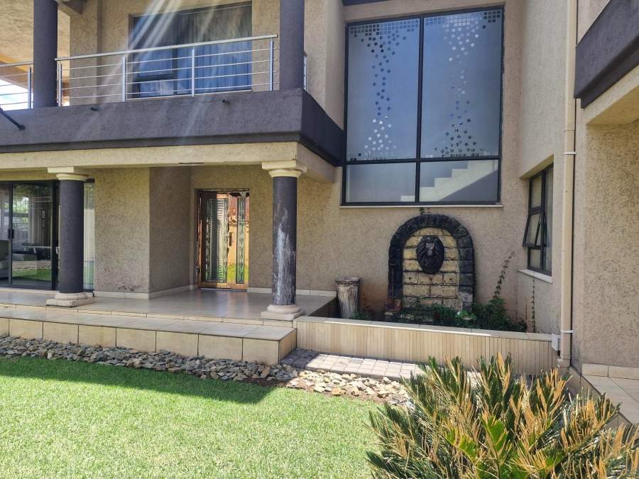 6 Bedroom Property for Sale in Edleen Gauteng