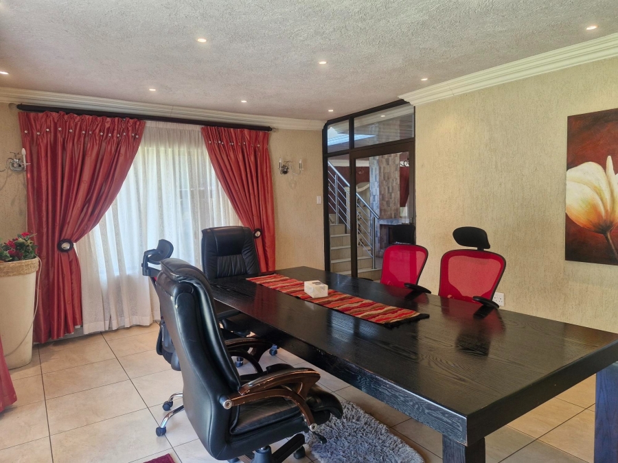 6 Bedroom Property for Sale in Edleen Gauteng