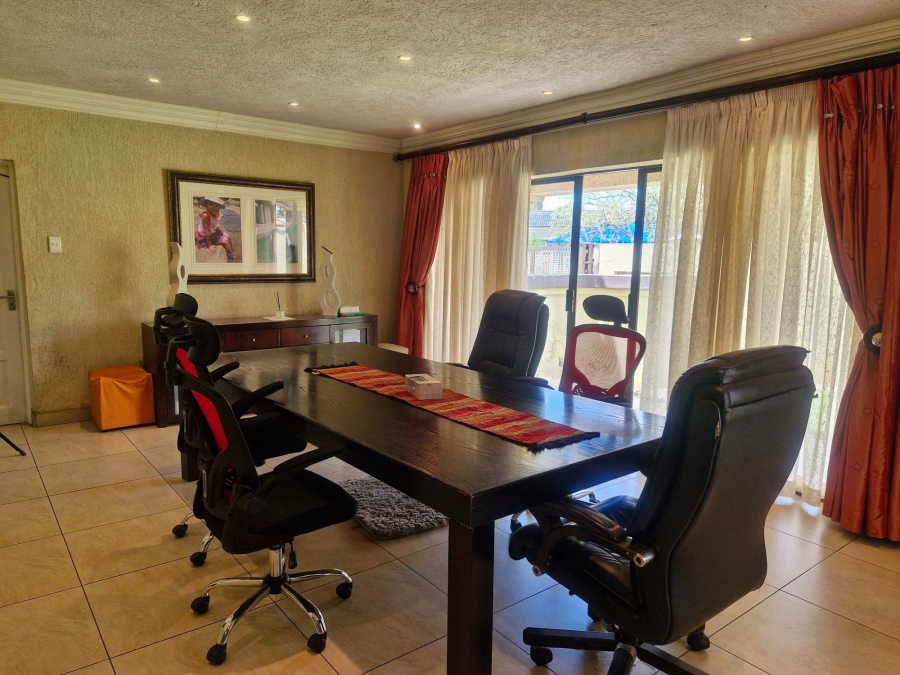 6 Bedroom Property for Sale in Edleen Gauteng