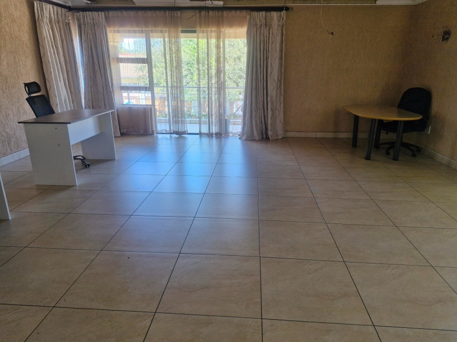 6 Bedroom Property for Sale in Edleen Gauteng