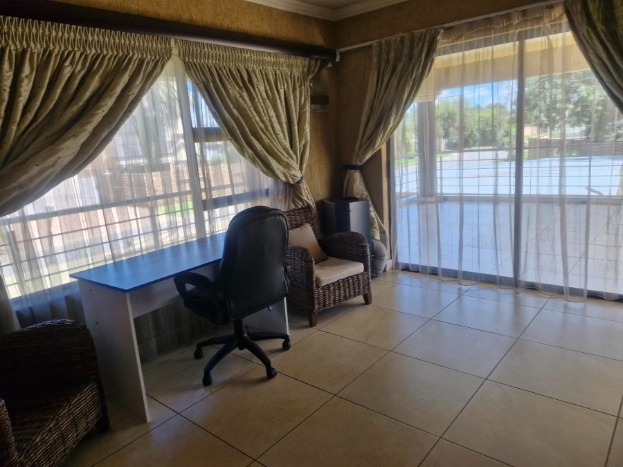 6 Bedroom Property for Sale in Edleen Gauteng