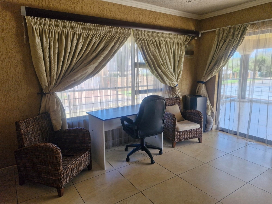 6 Bedroom Property for Sale in Edleen Gauteng