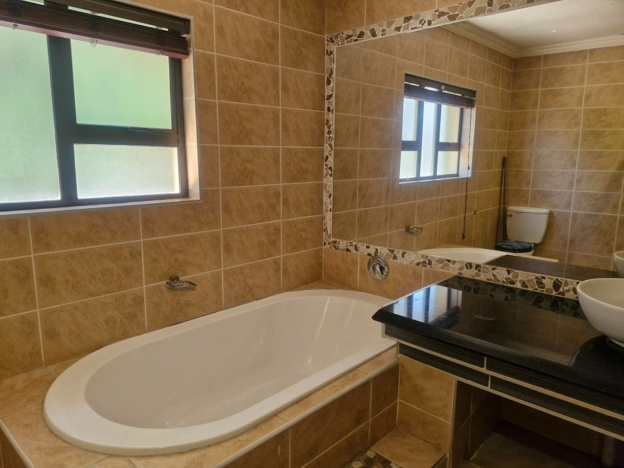 6 Bedroom Property for Sale in Edleen Gauteng