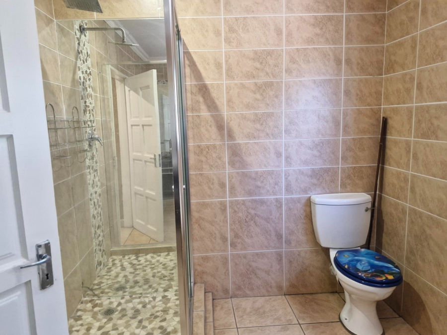 6 Bedroom Property for Sale in Edleen Gauteng