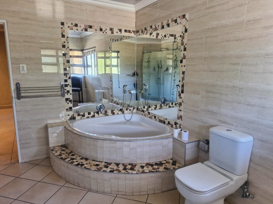 6 Bedroom Property for Sale in Edleen Gauteng