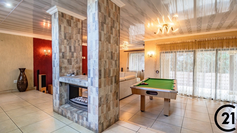 6 Bedroom Property for Sale in Edleen Gauteng