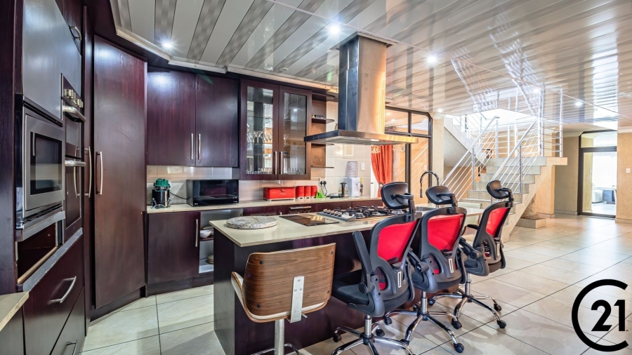 6 Bedroom Property for Sale in Edleen Gauteng
