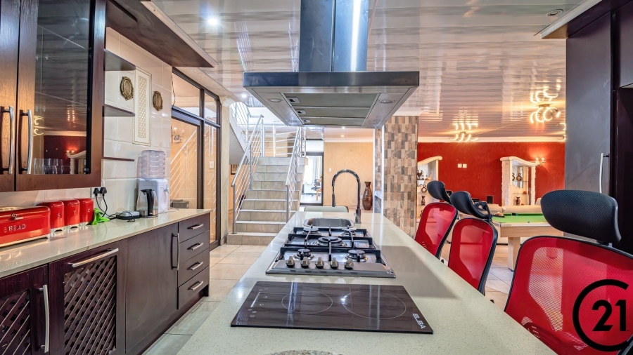 6 Bedroom Property for Sale in Edleen Gauteng