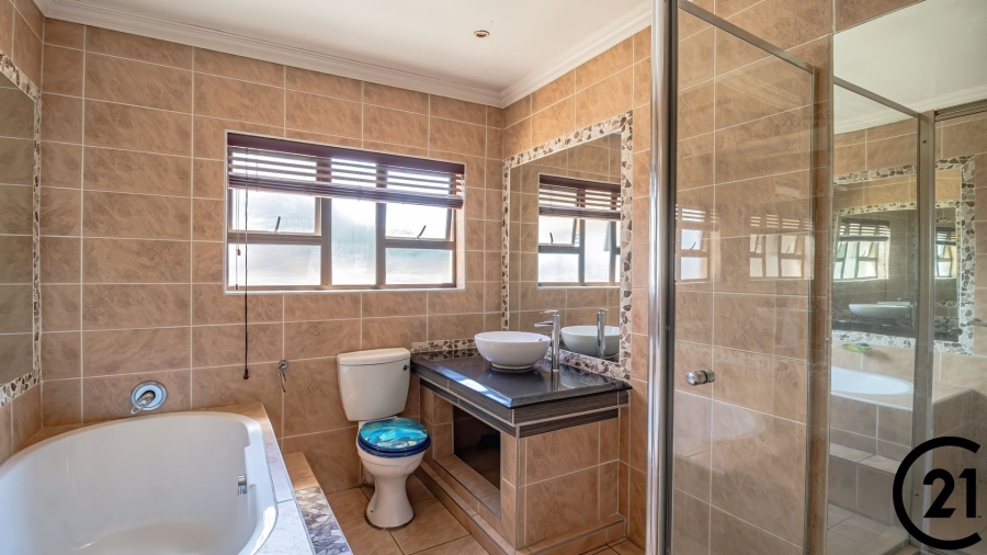 6 Bedroom Property for Sale in Edleen Gauteng