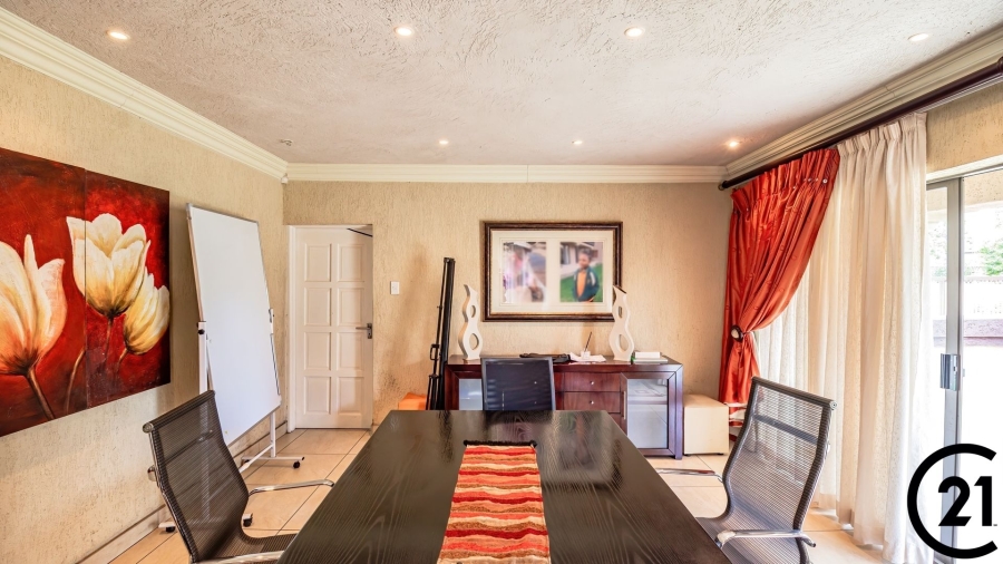 6 Bedroom Property for Sale in Edleen Gauteng