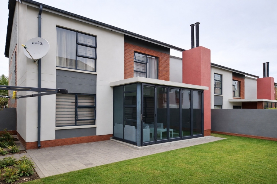 3 Bedroom Property for Sale in Rooihuiskraal North Gauteng