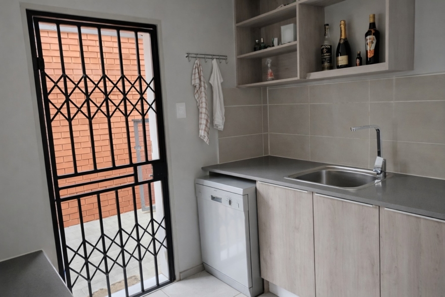 3 Bedroom Property for Sale in Rooihuiskraal North Gauteng