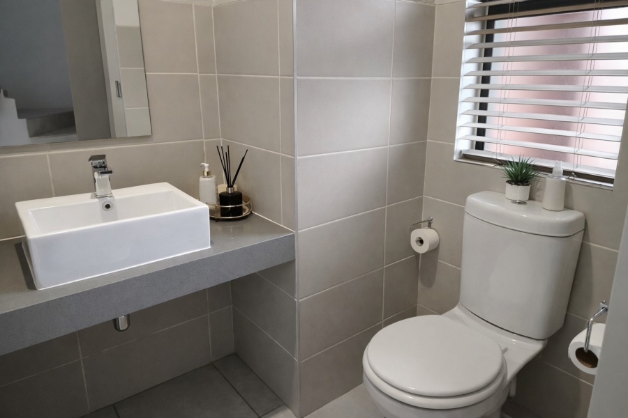 3 Bedroom Property for Sale in Rooihuiskraal North Gauteng