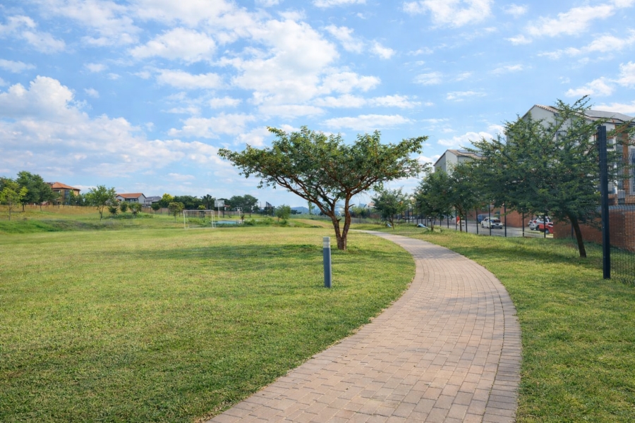 3 Bedroom Property for Sale in Rooihuiskraal North Gauteng