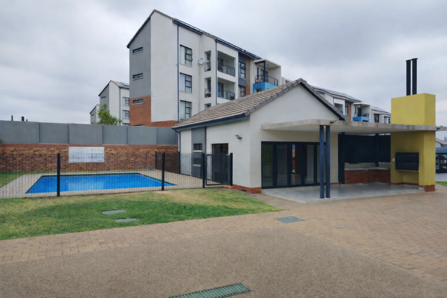 3 Bedroom Property for Sale in Rooihuiskraal North Gauteng