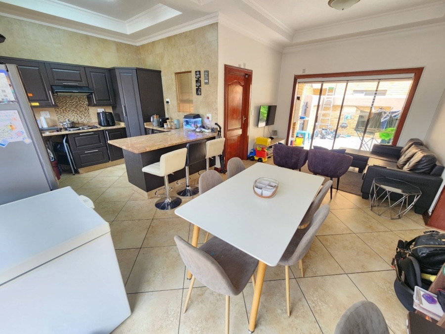 2 Bedroom Property for Sale in Ravenswood Gauteng