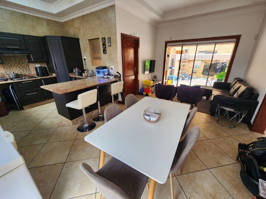 2 Bedroom Property for Sale in Ravenswood Gauteng