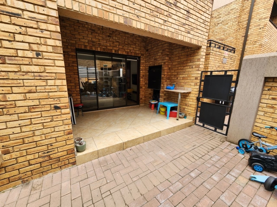 2 Bedroom Property for Sale in Ravenswood Gauteng