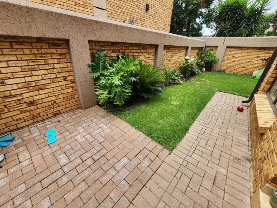 2 Bedroom Property for Sale in Ravenswood Gauteng