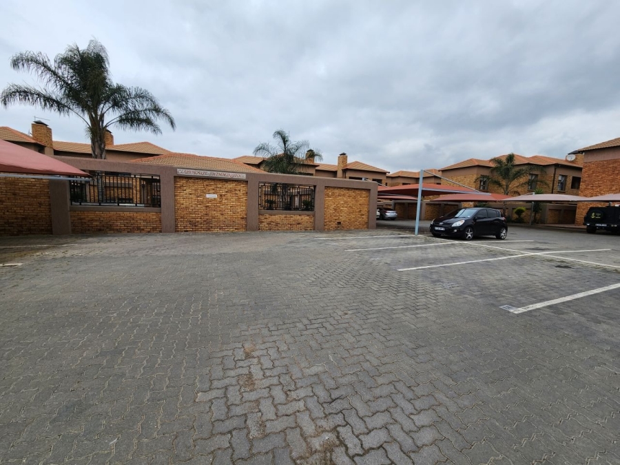 2 Bedroom Property for Sale in Ravenswood Gauteng