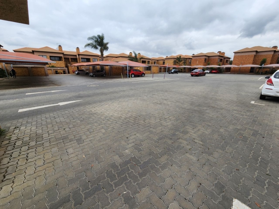 2 Bedroom Property for Sale in Ravenswood Gauteng