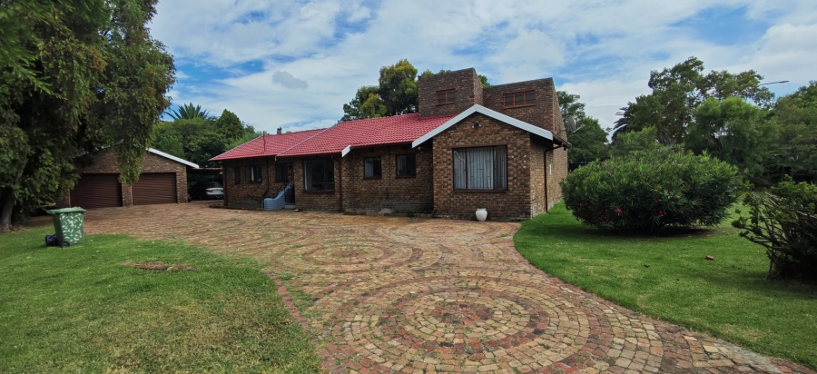 4 Bedroom Property for Sale in Brackenhurst Gauteng