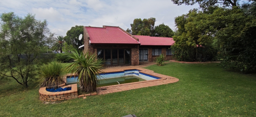 4 Bedroom Property for Sale in Brackenhurst Gauteng