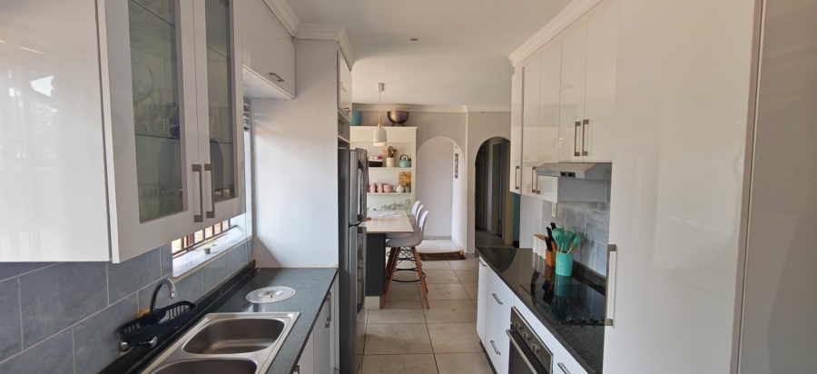 4 Bedroom Property for Sale in Brackenhurst Gauteng