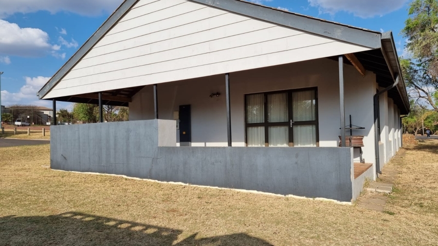 To Let 2 Bedroom Property for Rent in Sable Hills Gauteng