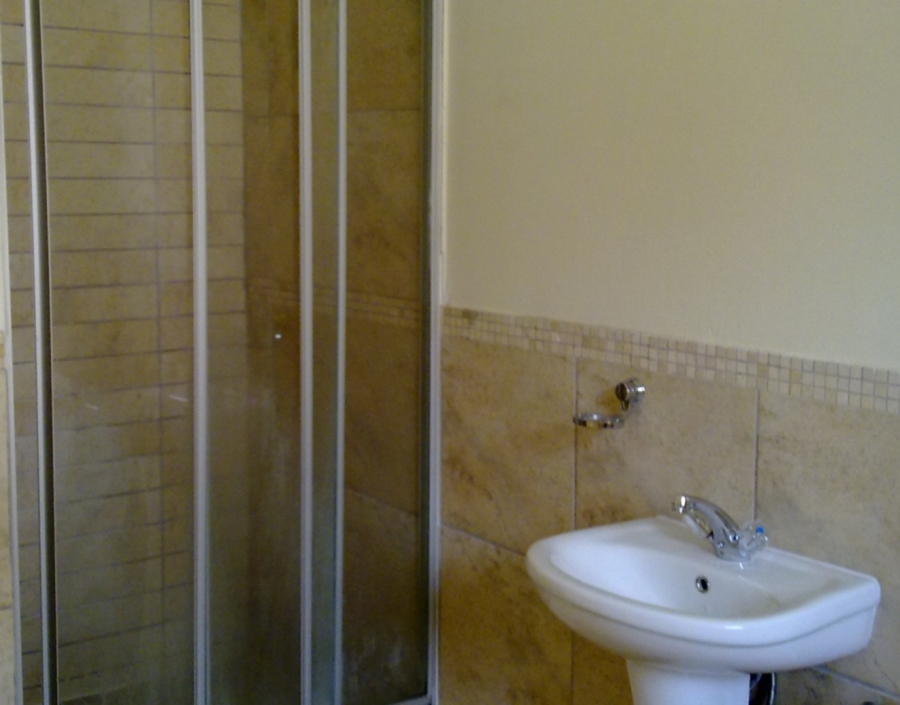 To Let 2 Bedroom Property for Rent in Corlett Gardens Gauteng