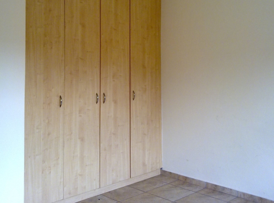 To Let 2 Bedroom Property for Rent in Corlett Gardens Gauteng