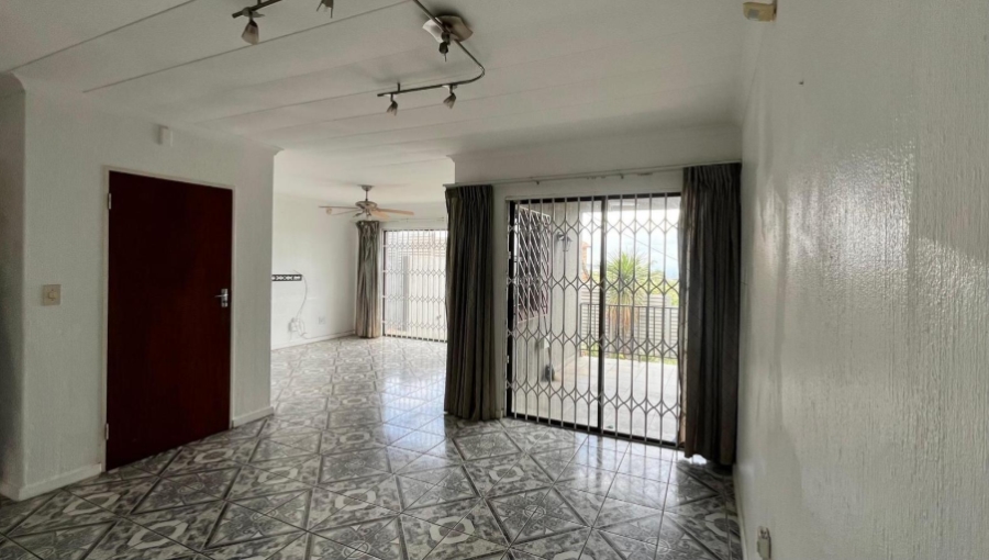 3 Bedroom Property for Sale in Ridgeway Gauteng