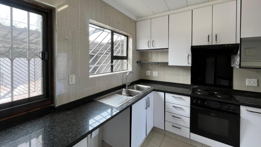 3 Bedroom Property for Sale in Ridgeway Gauteng