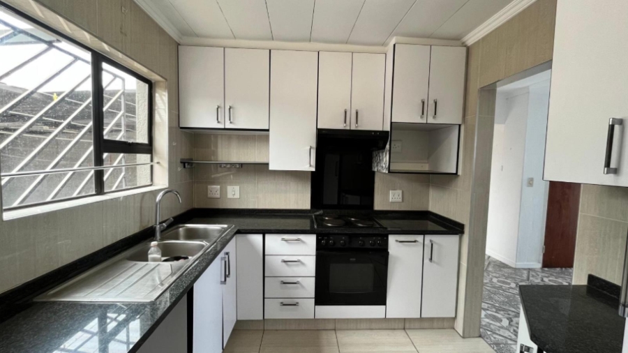 3 Bedroom Property for Sale in Ridgeway Gauteng