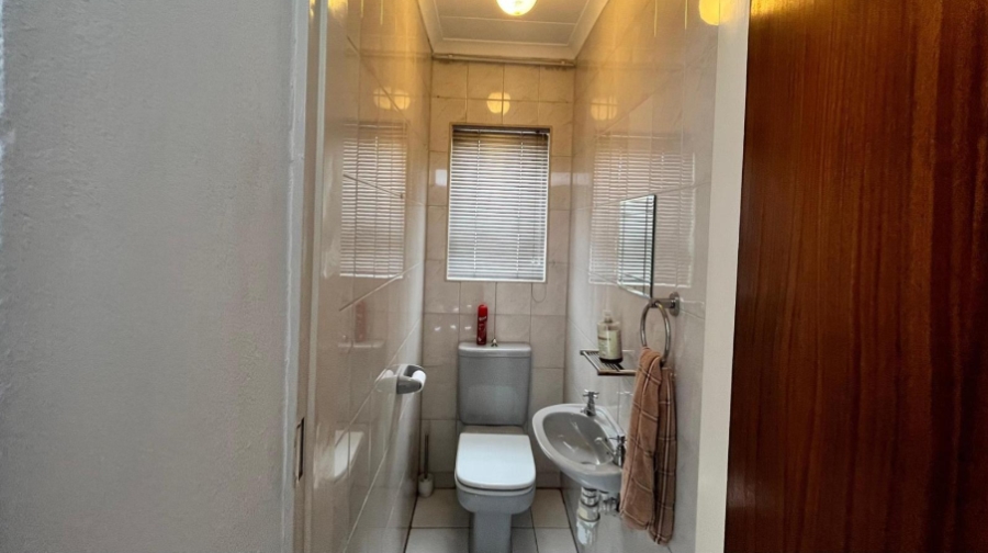 3 Bedroom Property for Sale in Ridgeway Gauteng