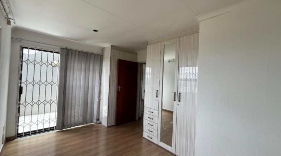 3 Bedroom Property for Sale in Ridgeway Gauteng